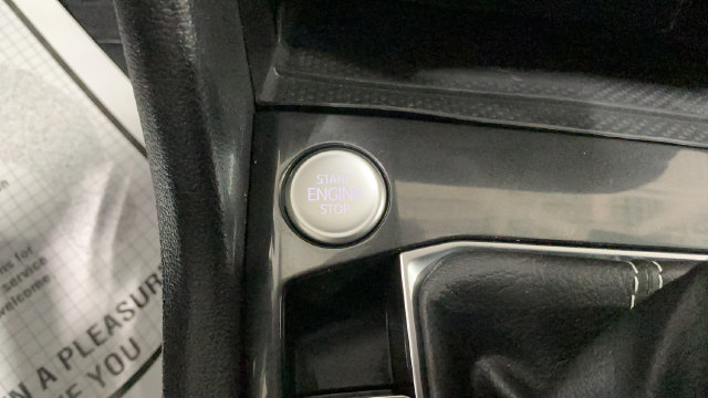 Used 2024 Volkswagen Tiguan SE w/ Panoramic Sunroof Package AWD/4WD image 21