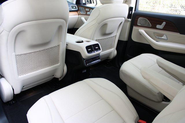 Used 2024 Mercedes-Benz GLS 450 4MATIC image 10