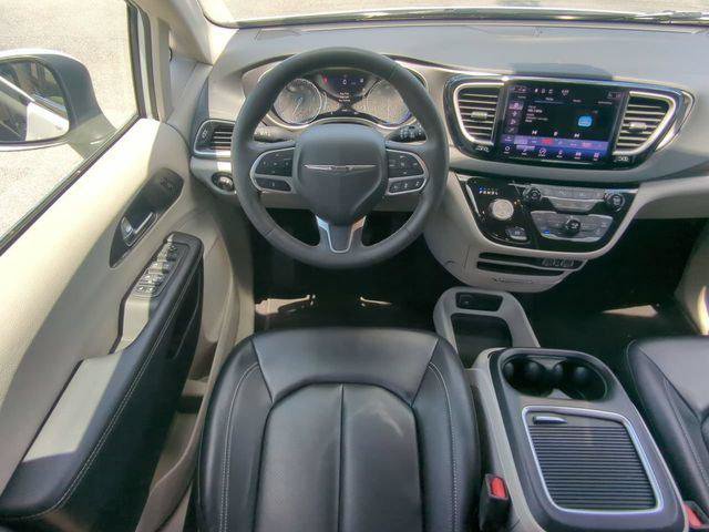 Certified 2023 Chrysler Pacifica Touring-L FWD image 20
