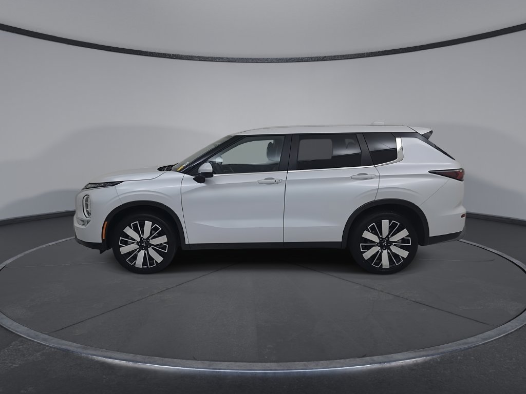 Used 2025 Mitsubishi Outlander SE AWD/4WD image 9