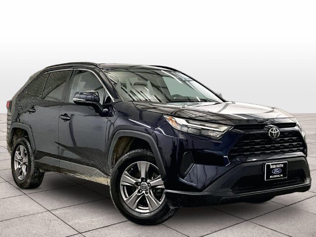 Used 2022 Toyota RAV4 XLE AWD/4WD image 2