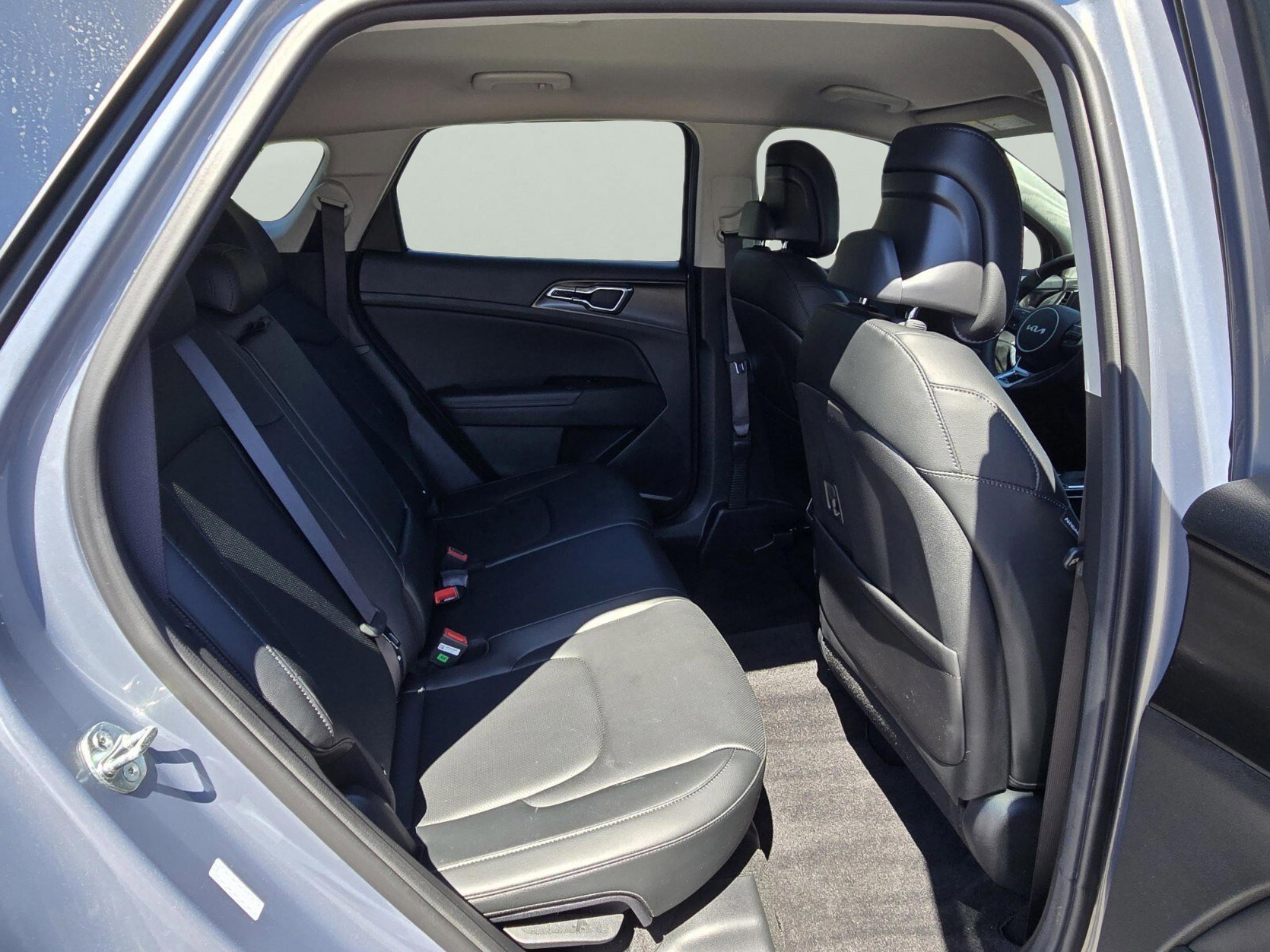 Used 2024 Kia Sportage EX image 28