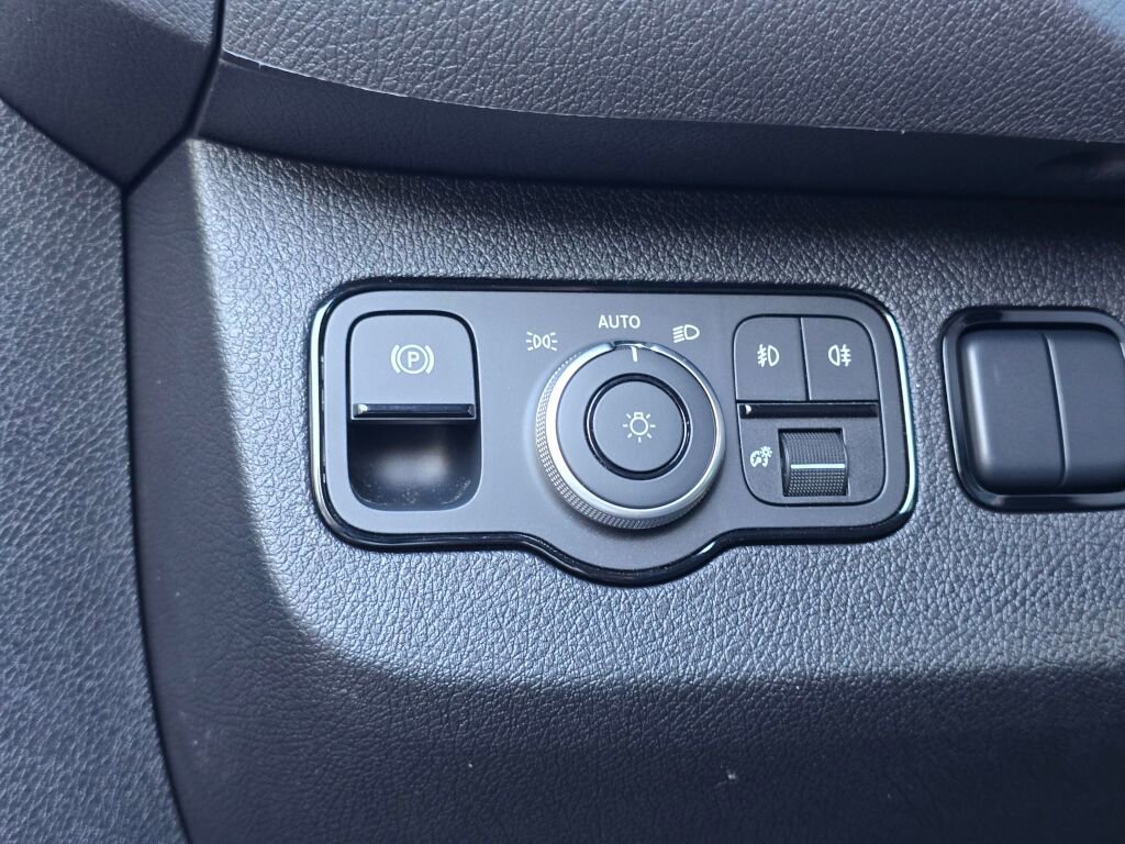 New 2026 Mercedes-Benz Sprinter 144 Cargo image 22