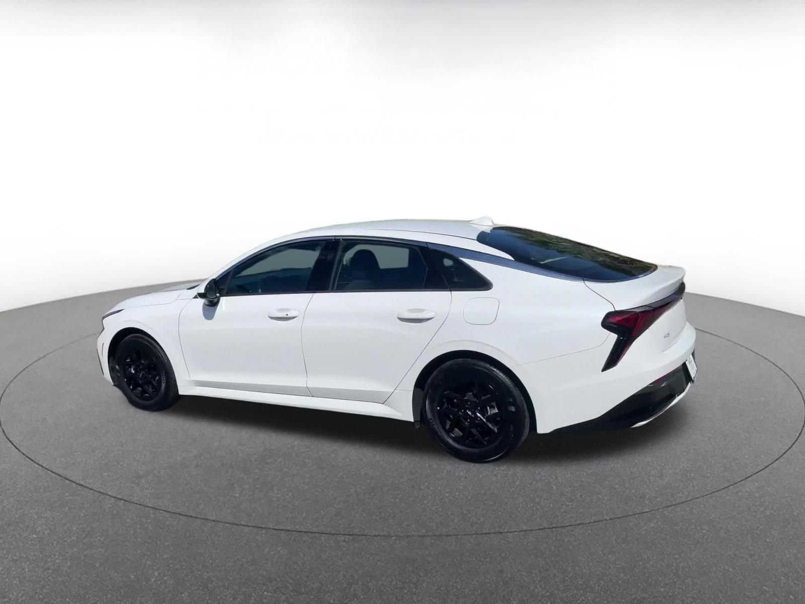 Used 2025 Kia K5 LXS image 9