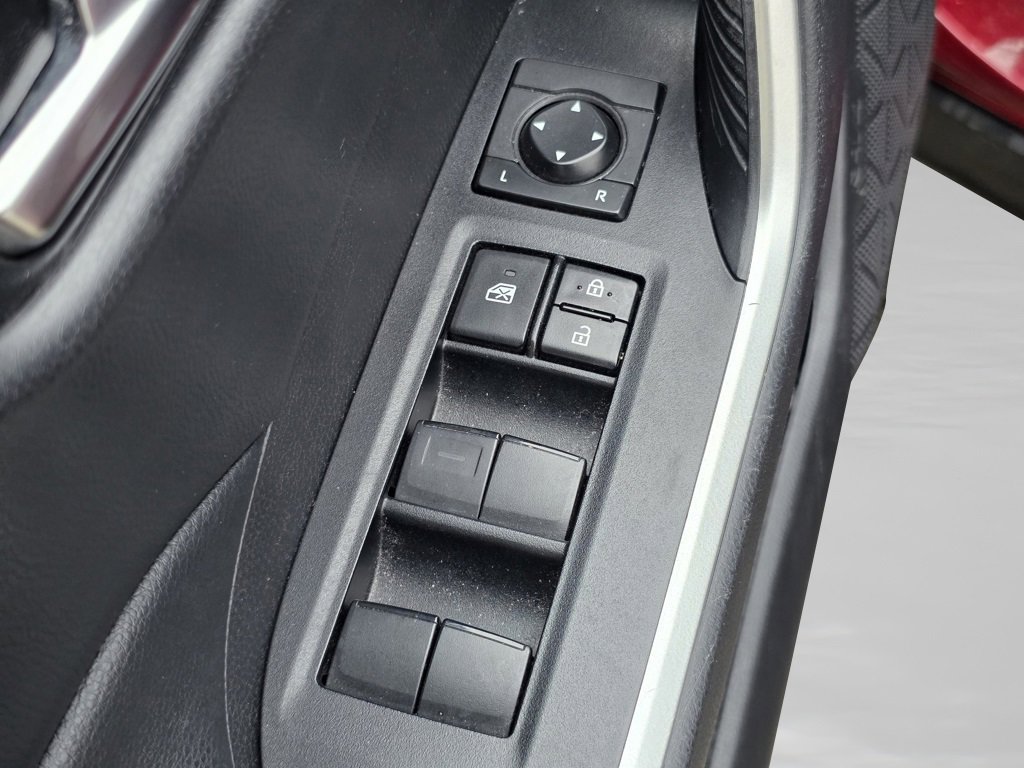 Used 2021 Toyota RAV4 XLE image 19