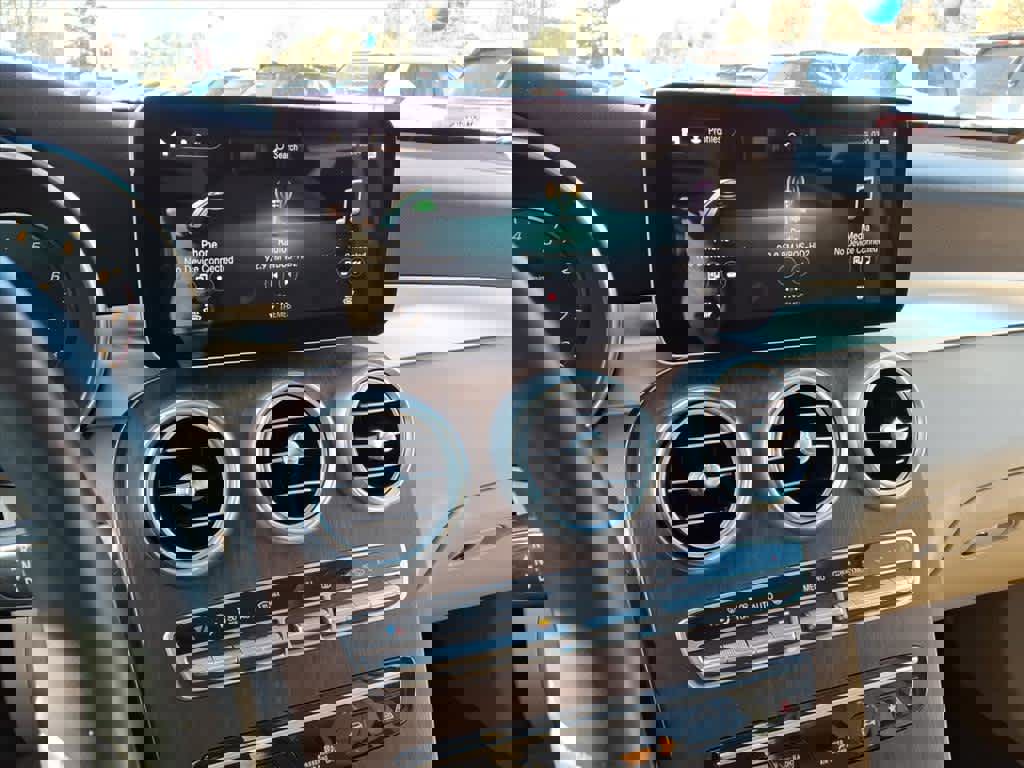 Used 2022 Mercedes-Benz GLC 300 4MATIC image 10