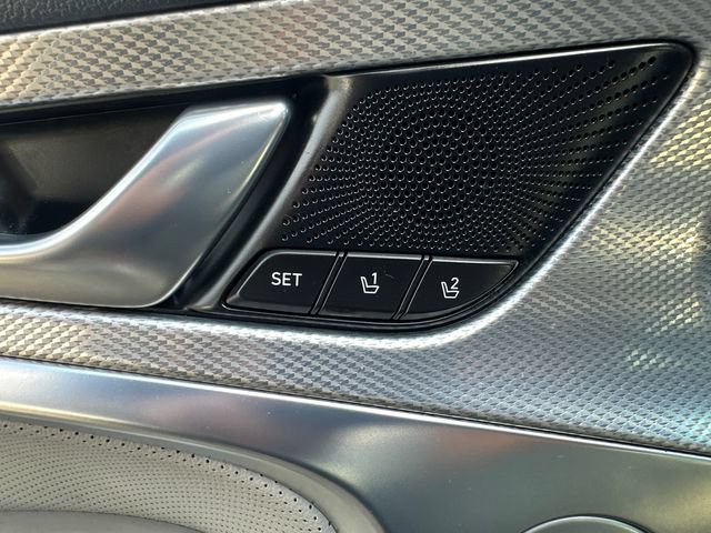 Used 2022 Genesis G70 2.0T w/ Prestige Package RWD image 26