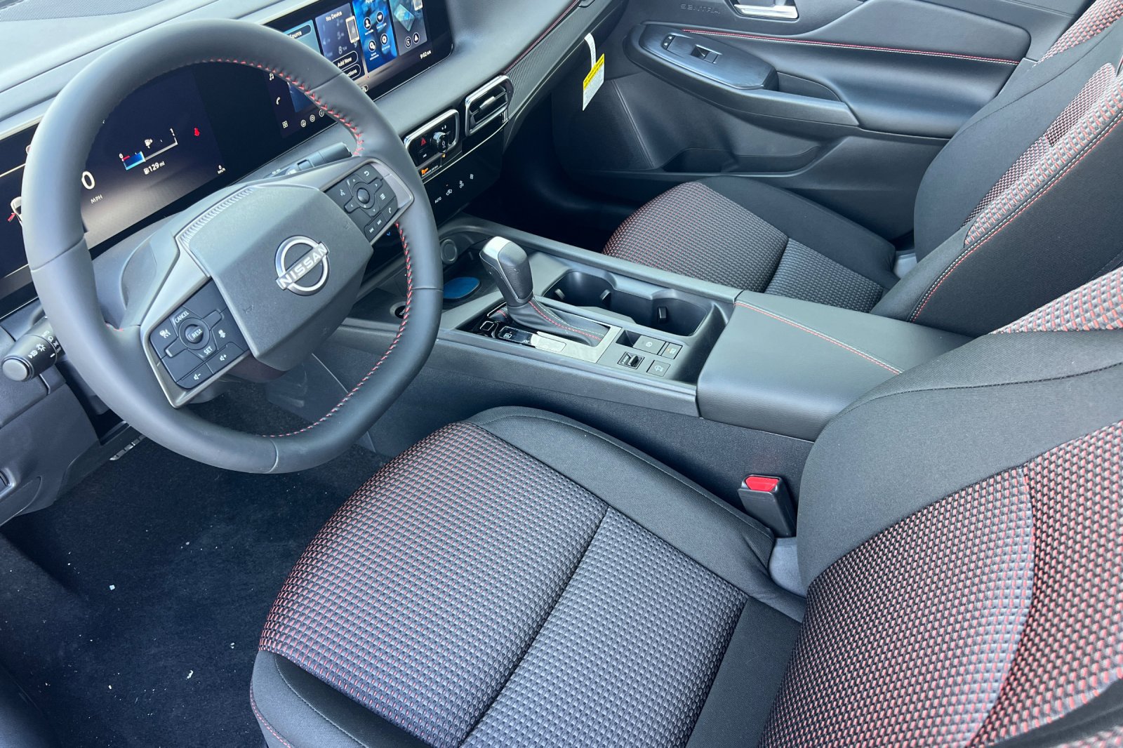 New 2027 Nissan Sentra SR w/ Floor Mat Package FWD image 7