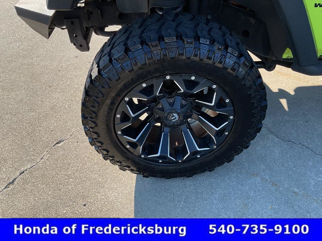 Used 2016 Jeep Wrangler Unlimited Sport w/ Connectivity Group AWD/4WD image 10