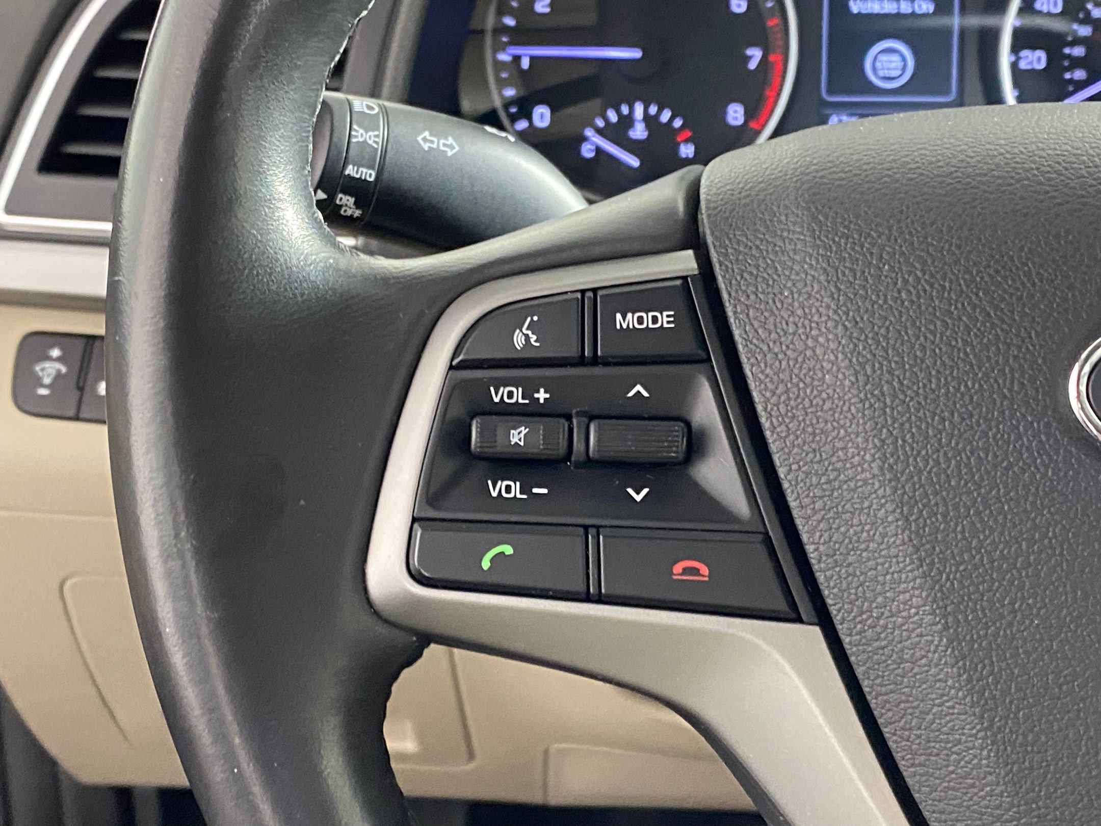 Used 2017 Hyundai Elantra Limited image 17