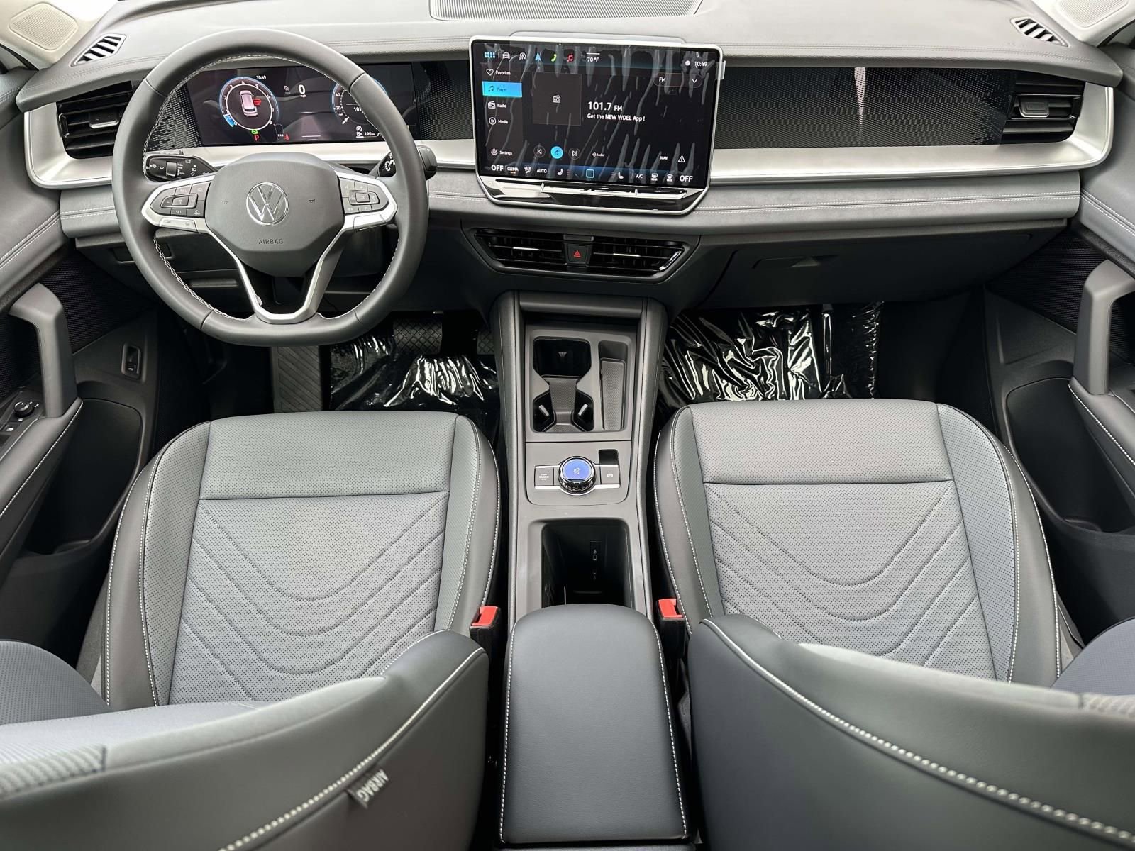 New 2025 Volkswagen Tiguan SE image 11