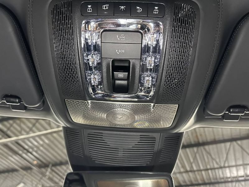 Used 2023 Mercedes-Benz Maybach GLS 600 4MATIC image 36