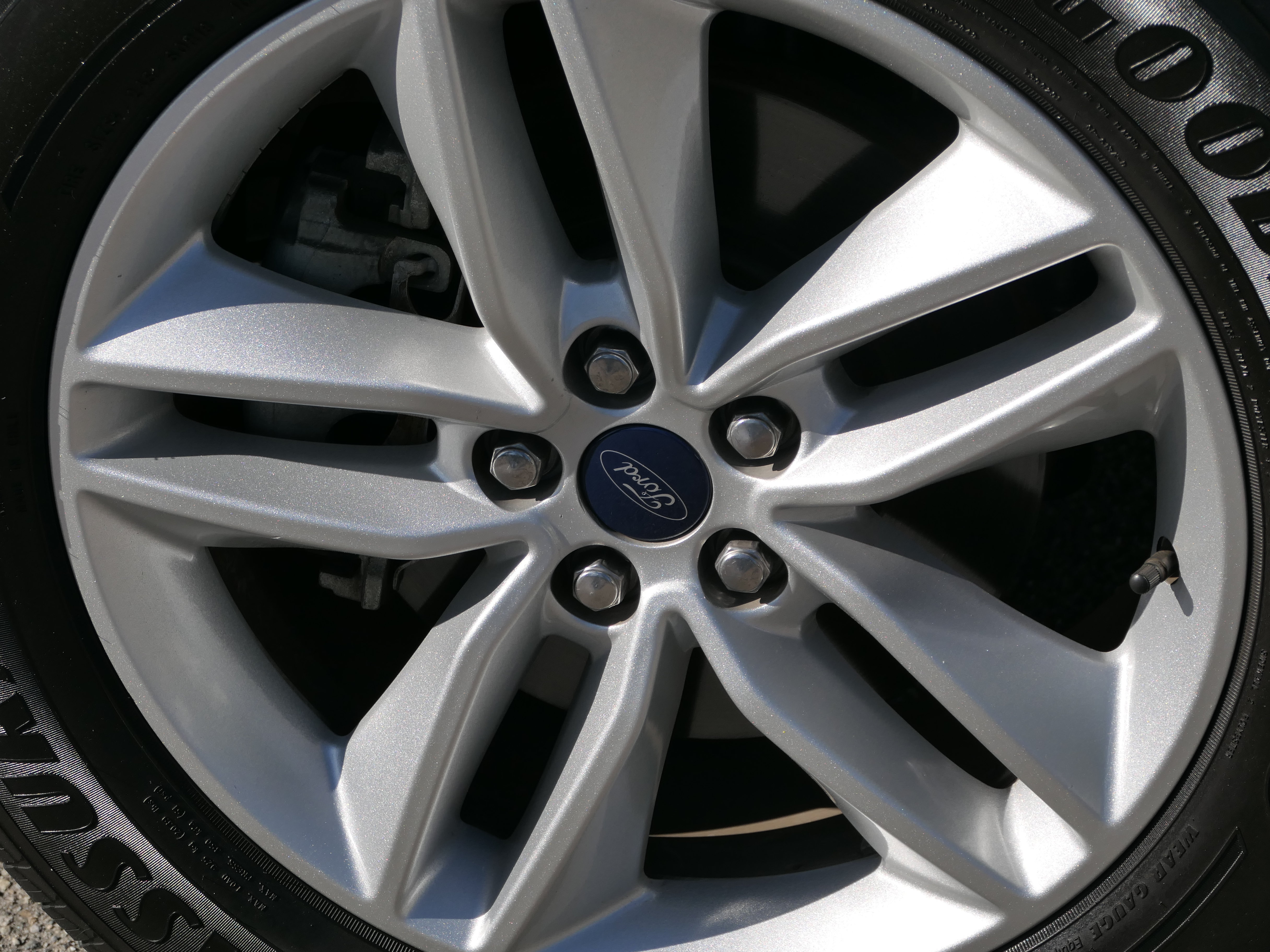 Used 2018 Ford Edge SEL FWD image 11
