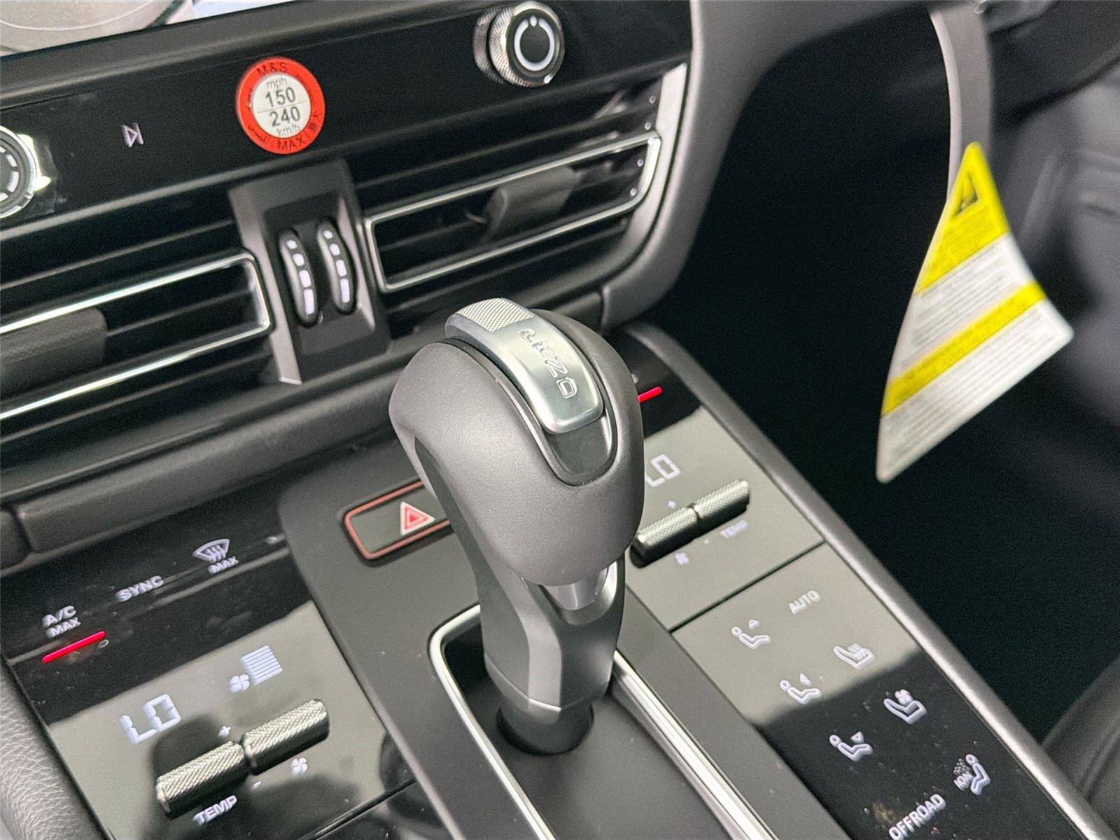 Certified 2026 Porsche Macan Turbo AWD/4WD image 34