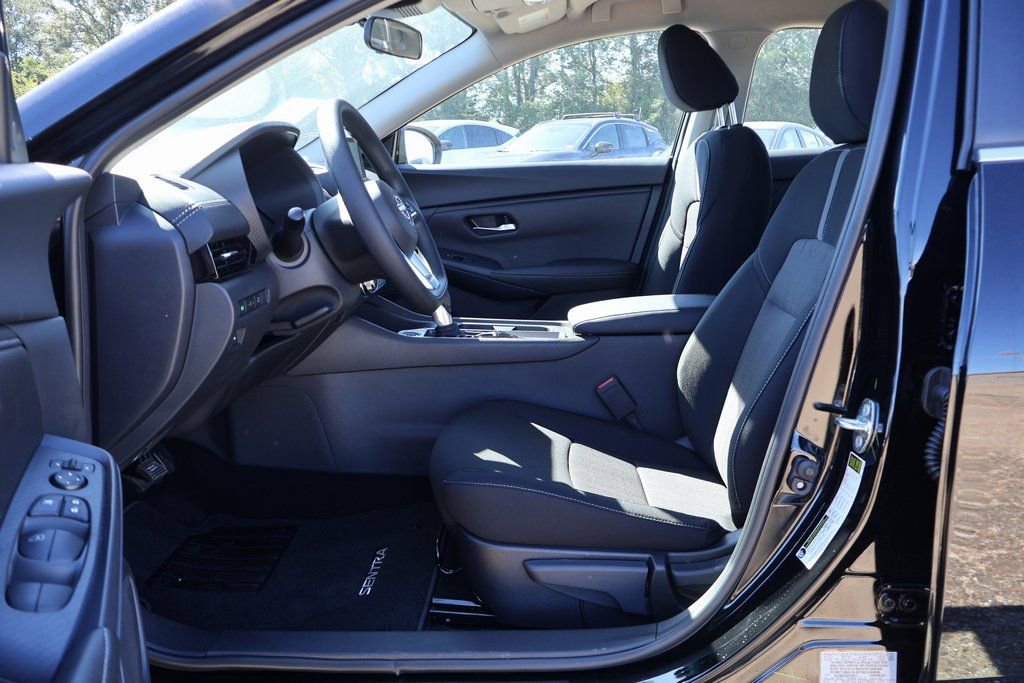 New 2025 Nissan Sentra SV image 7
