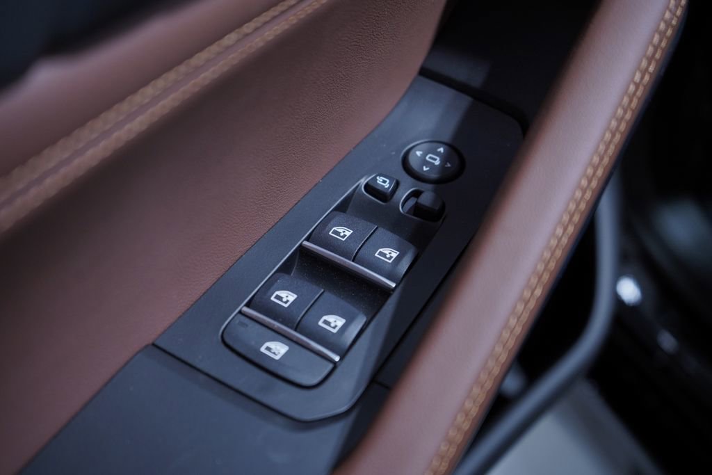 New 2026 BMW X6 xDrive40i w/ Premium Package AWD/4WD image 11