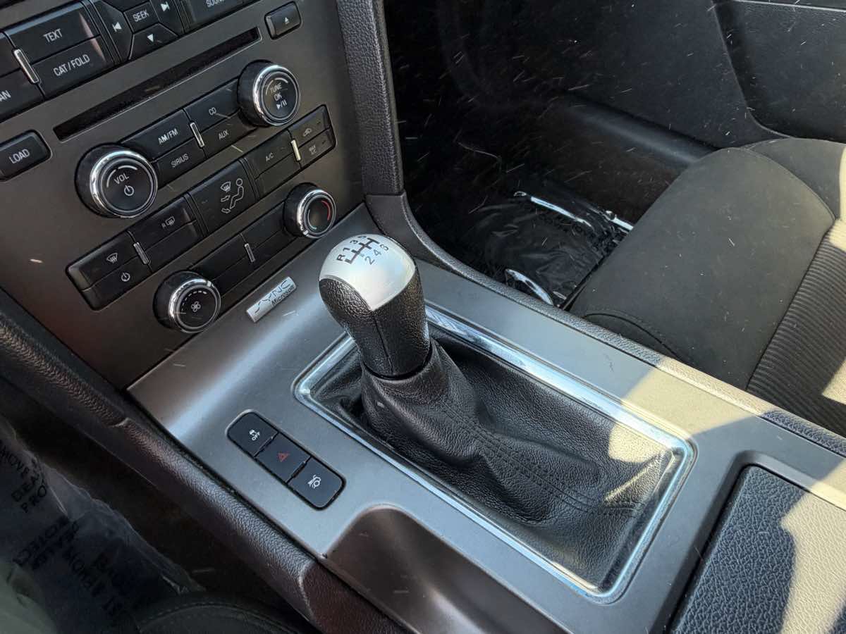 Used 2013 Ford Mustang Coupe RWD image 12