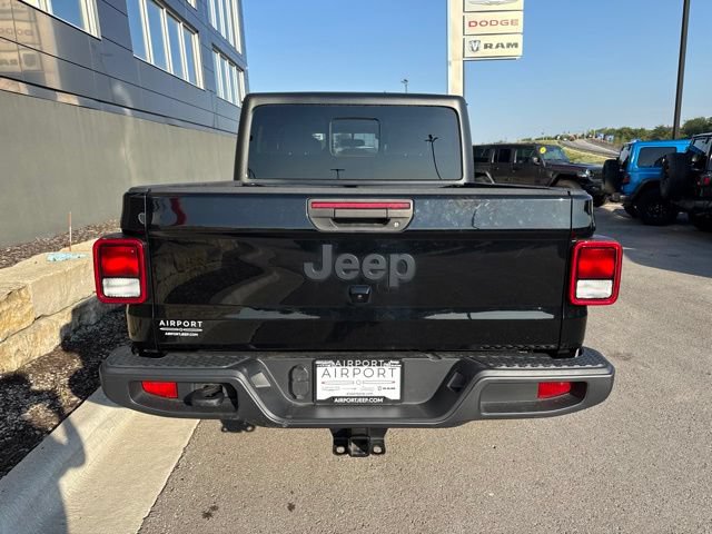 Used 2022 Jeep Gladiator Sport AWD/4WD image 4