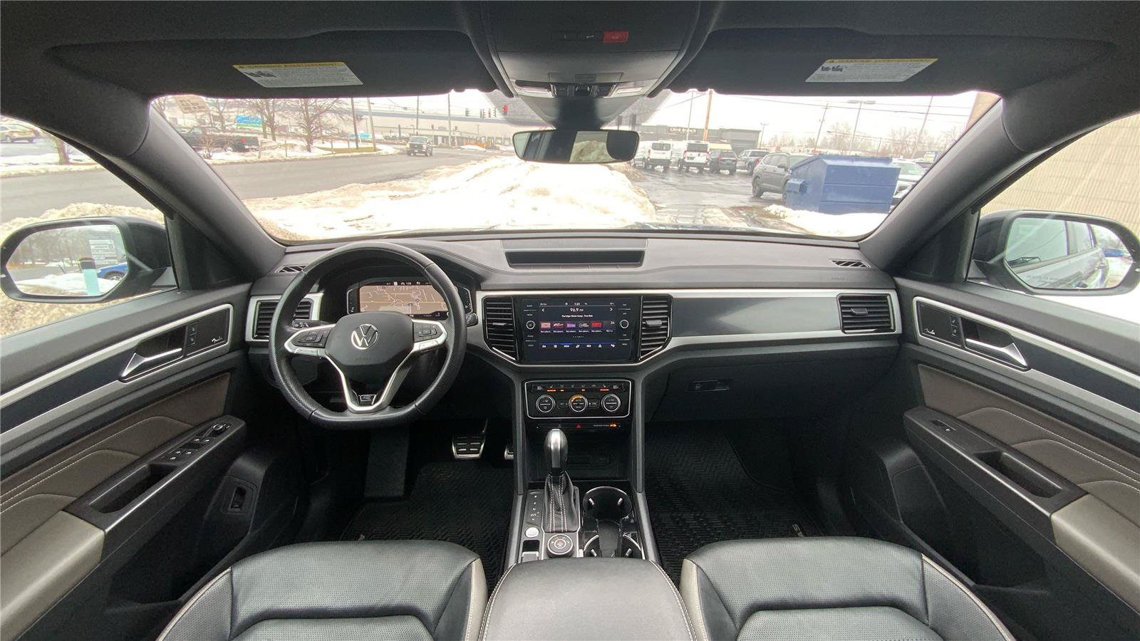 Used 2023 Volkswagen Atlas Cross Sport SEL AWD/4WD image 33