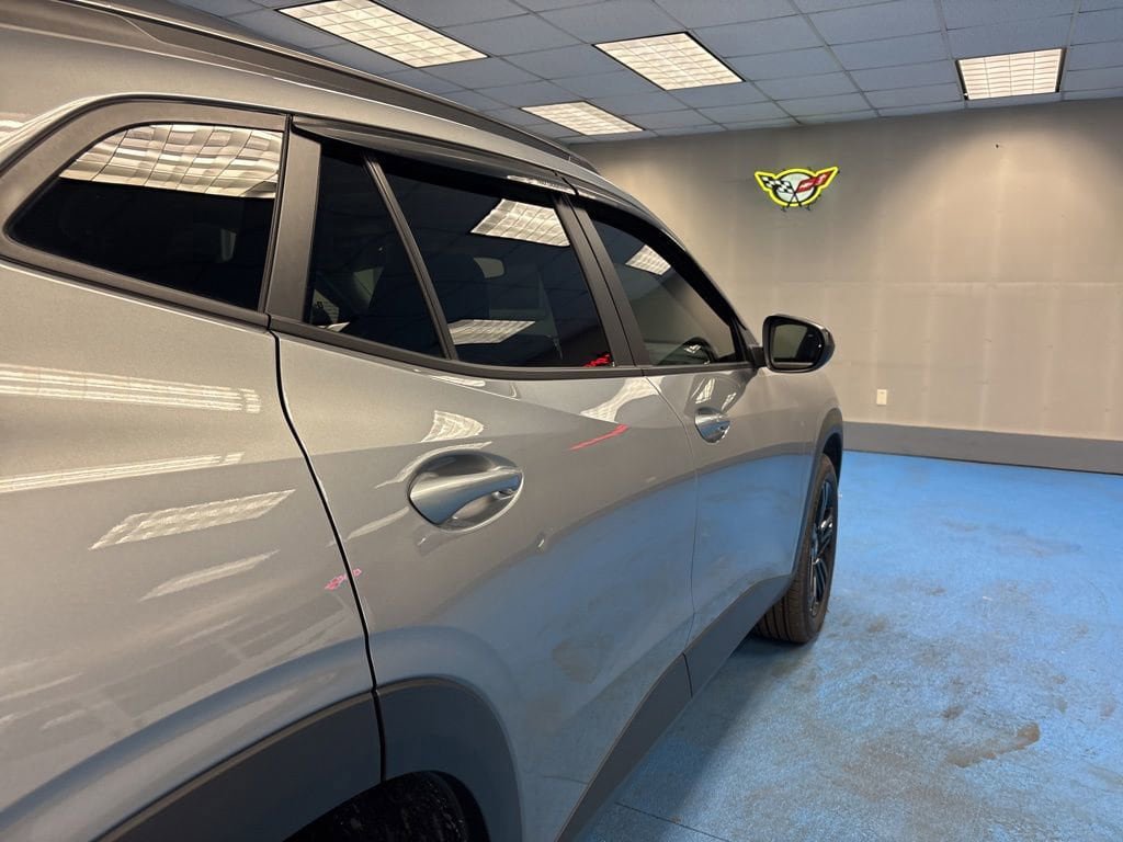 Used 2024 Chevrolet Trax ACTIV w/ Sunroof Package FWD image 6