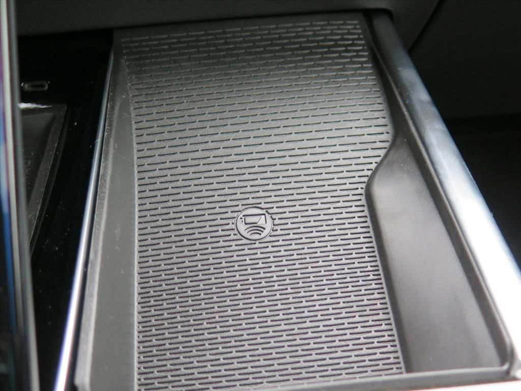 New 2026 Cadillac Escalade ESV Luxury w/ LPO, Radiant Package image 14