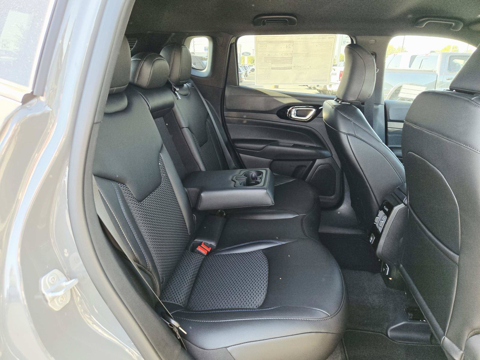 New 2027 Jeep Compass Latitude AWD/4WD image 15