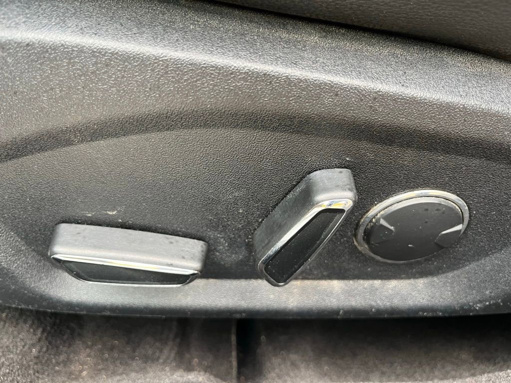 Used 2020 Ford Fusion Titanium image 10