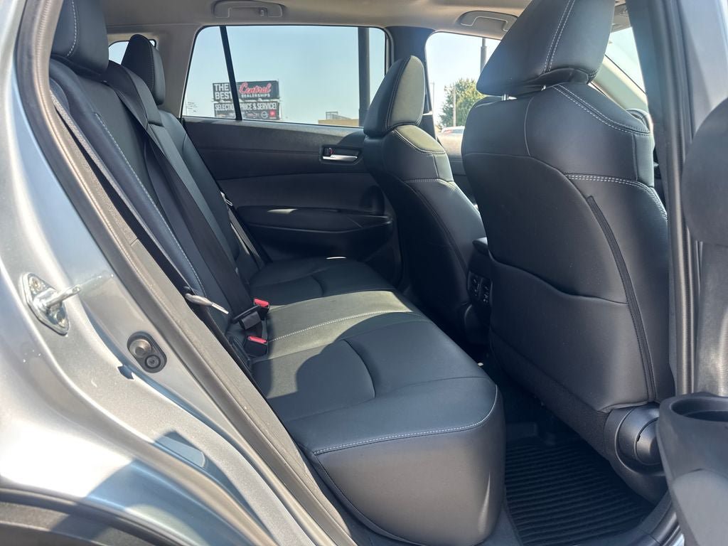 Used 2022 Toyota Corolla Cross XLE w/ Convenience Package FWD image 13