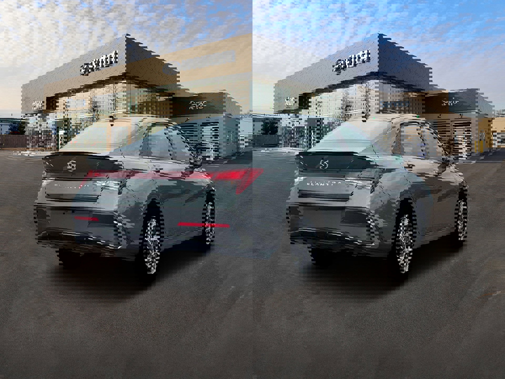 Certified 2025 Hyundai Elantra Sport image 7