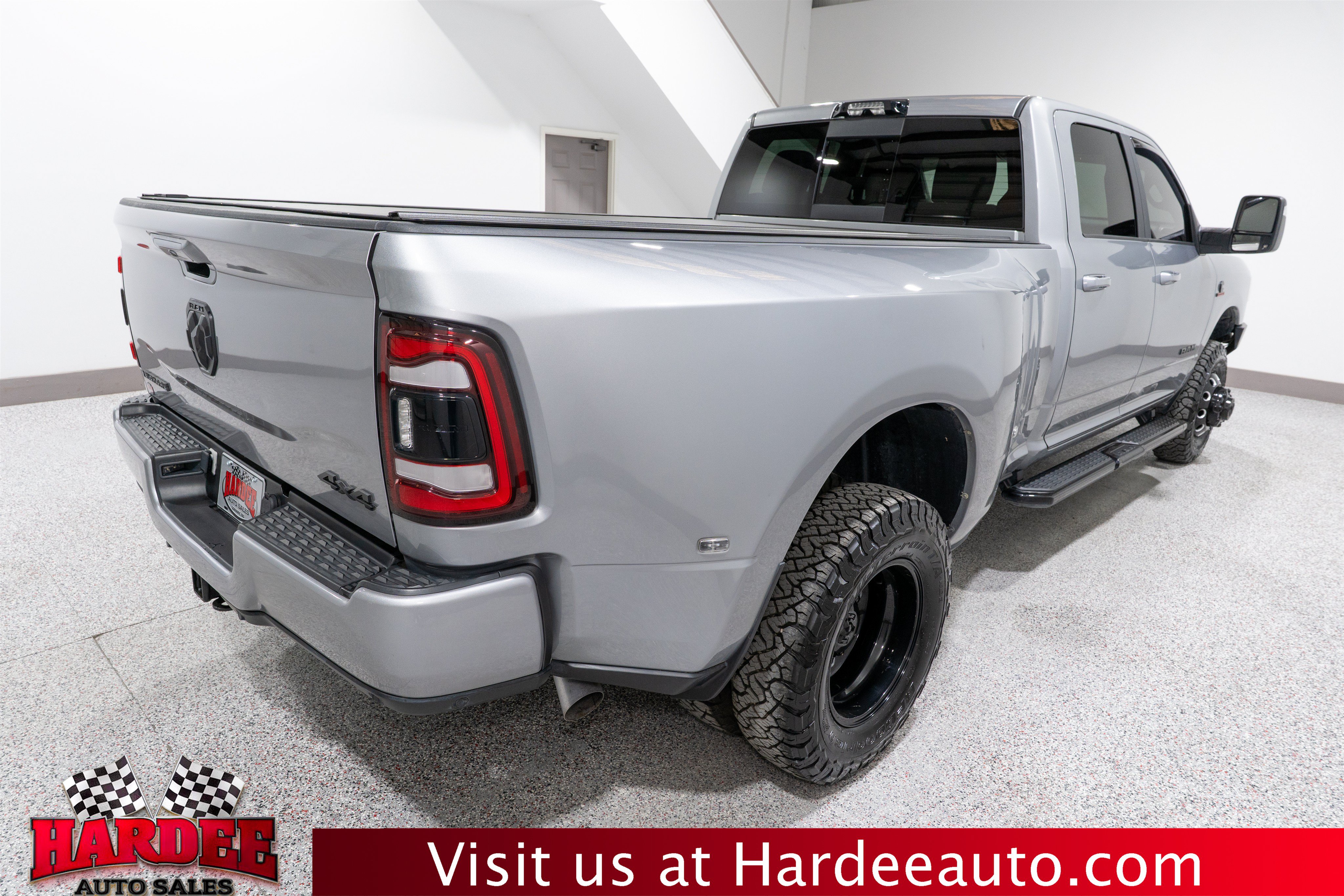 Used 2024 RAM 3500 Big Horn w/ Night Edition AWD/4WD image 5