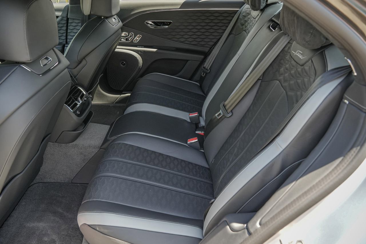 New 2025 Bentley Flying Spur Plug-In Hybrid image 43