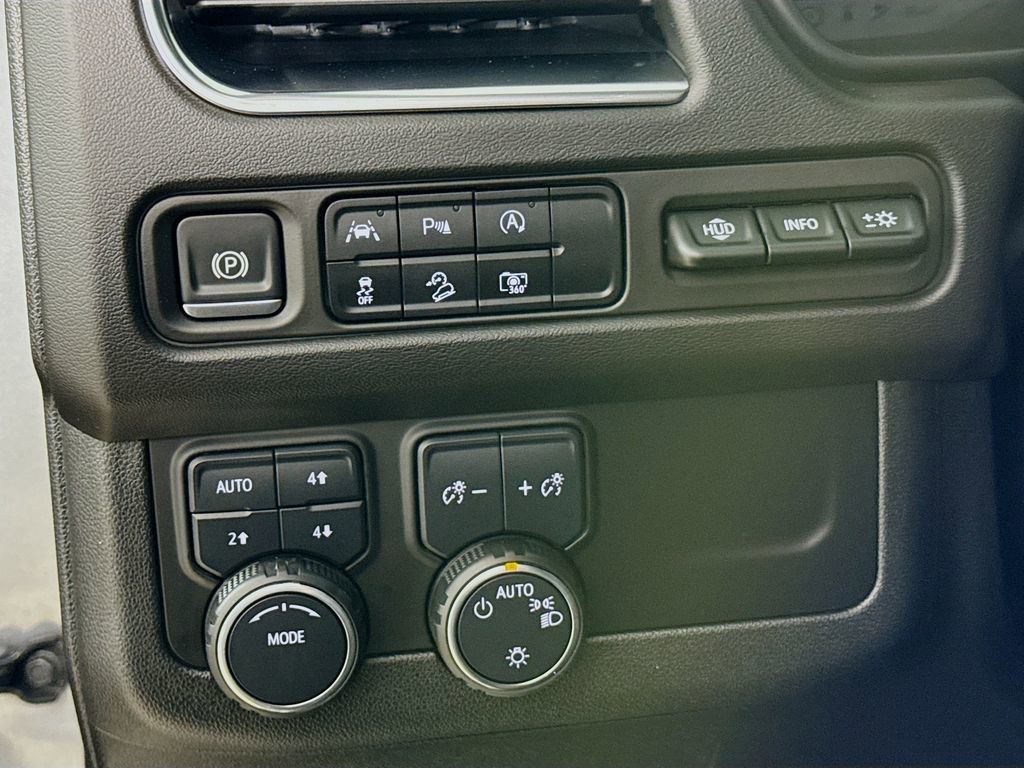 Used 2024 Chevrolet Tahoe High Country image 10