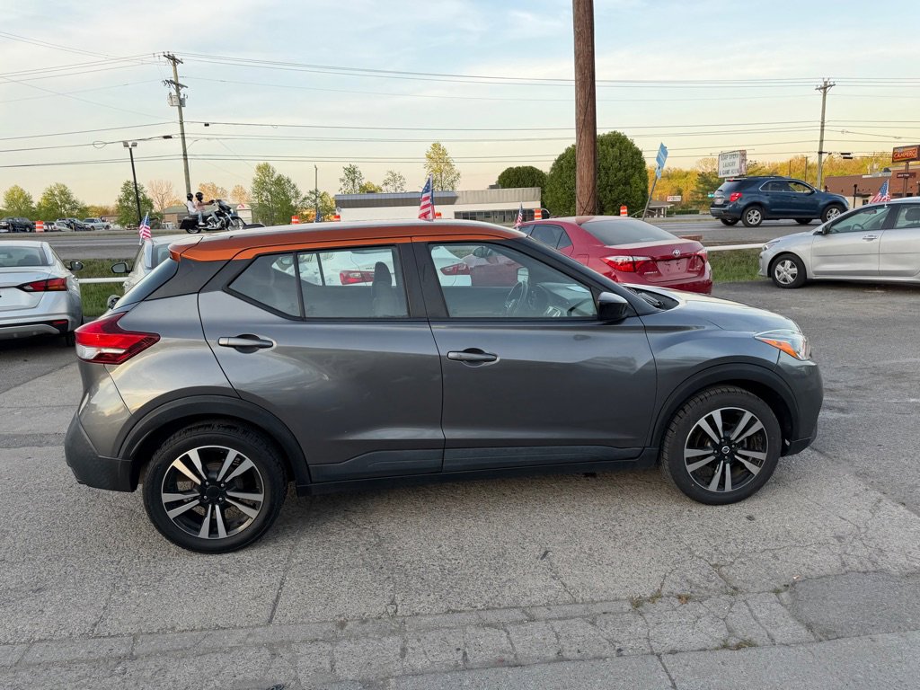 Used 2019 Nissan Kicks SV image 4