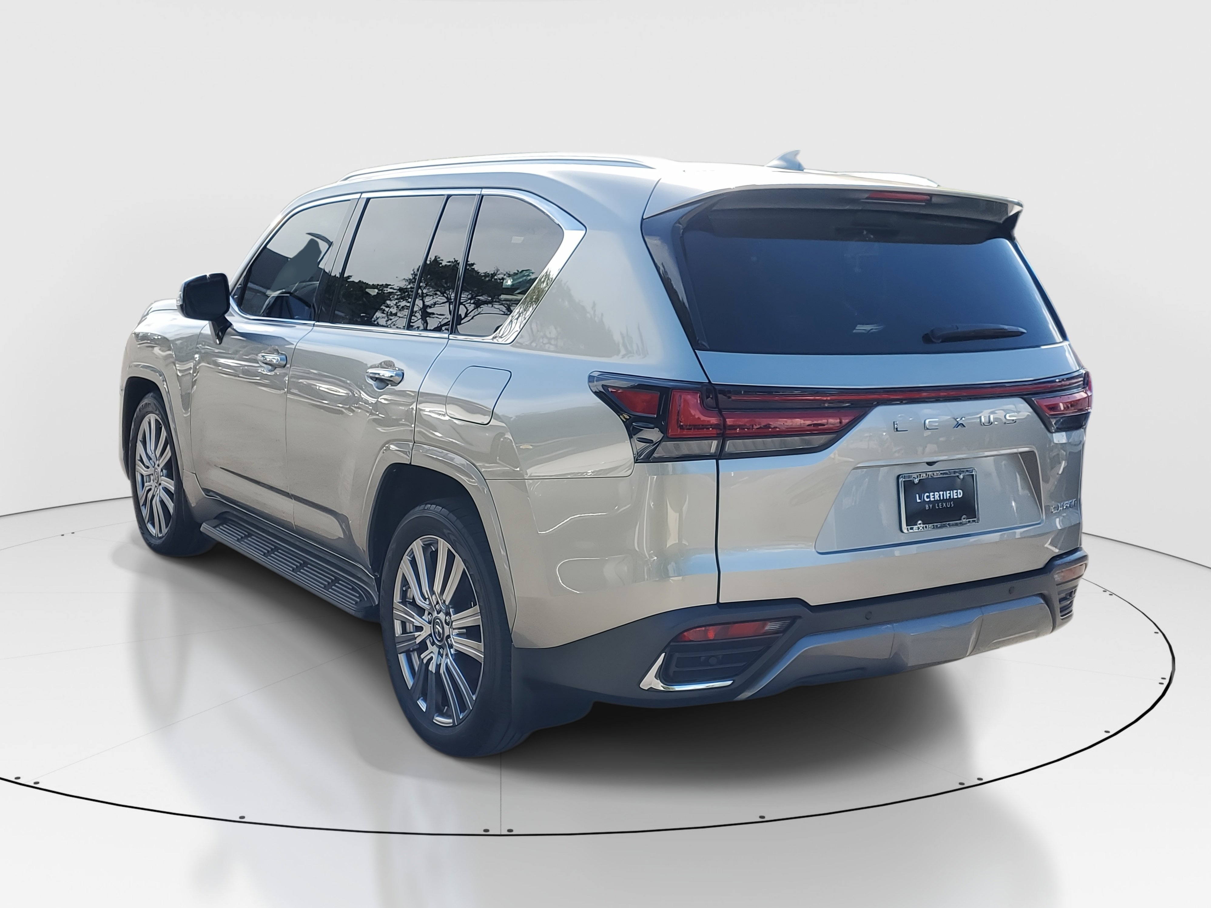 Used 2023 Lexus LX 600 4WD w/ Ultra Luxury Package image 6