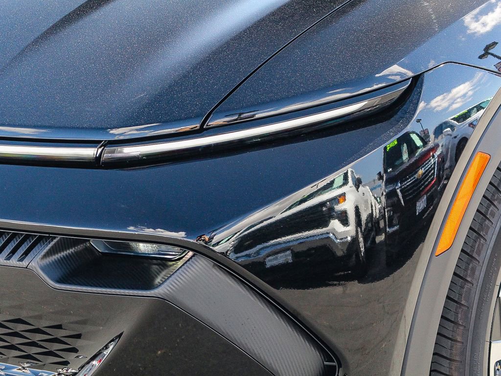 Used 2026 Chevrolet Equinox EV LT FWD image 4