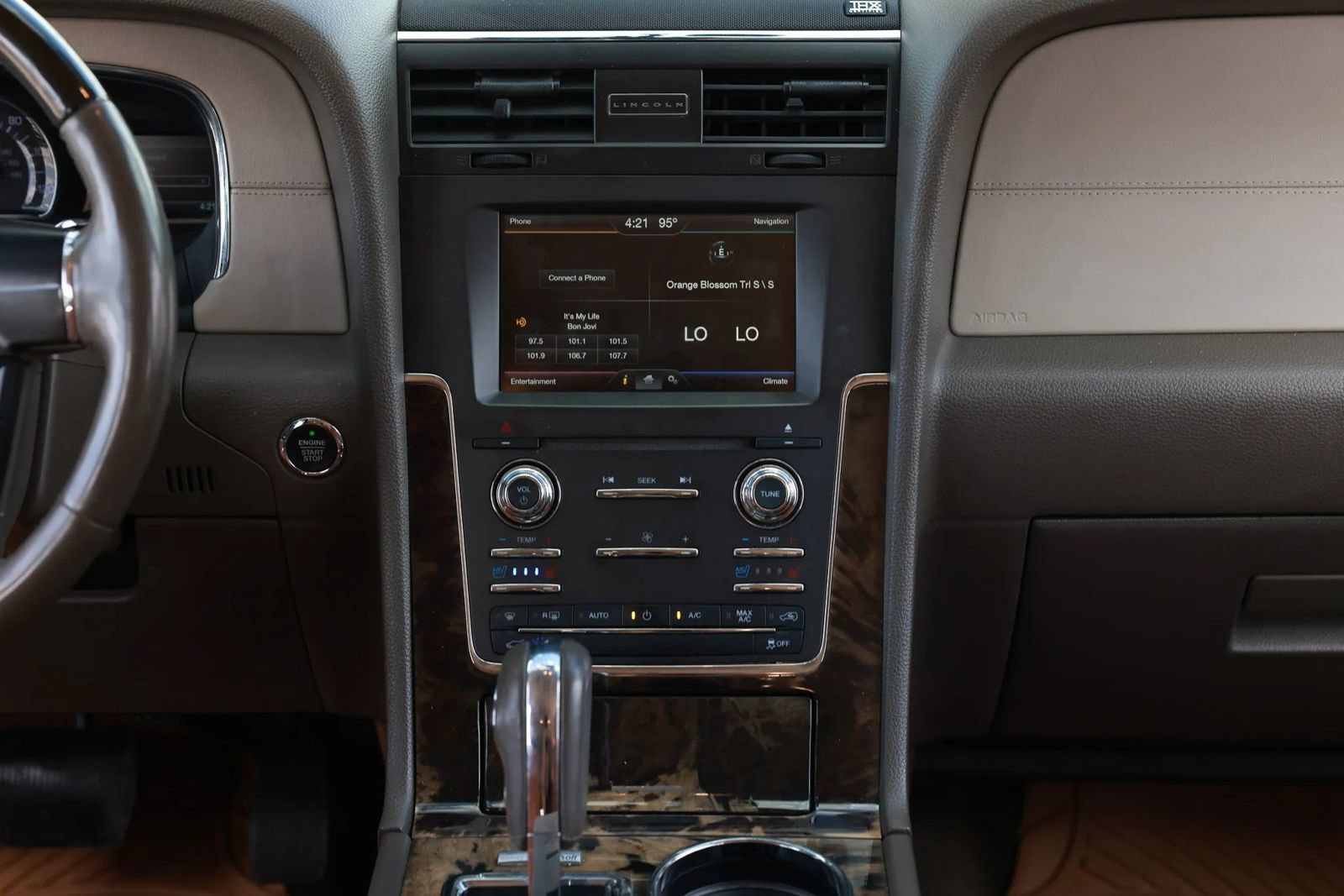 Used 2015 Lincoln Navigator L 2WD image 39