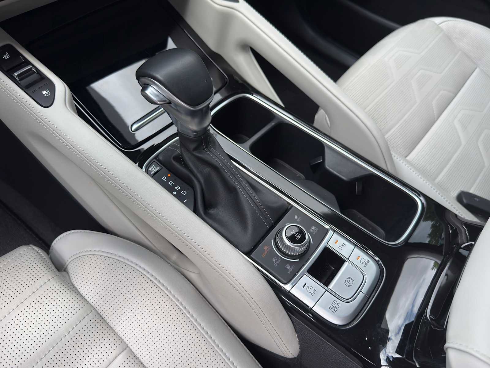 Certified 2022 Kia Telluride SX w/ SX Prestige Package image 17