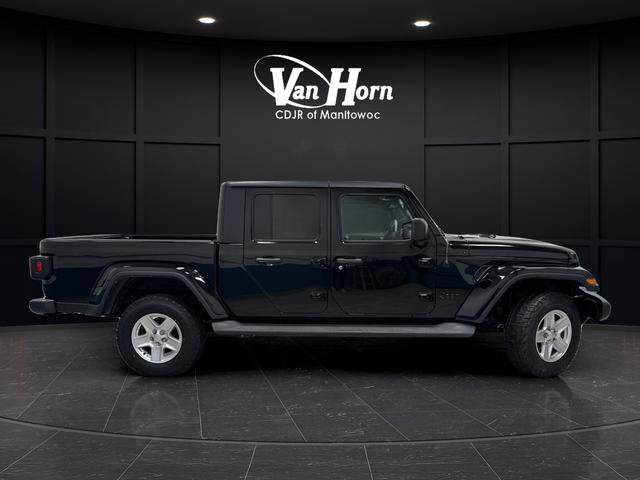 Used 2022 Jeep Gladiator Sport image 2