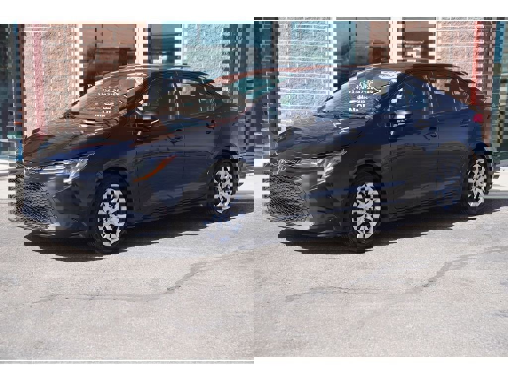 Used 2020 Toyota Corolla LE image 1