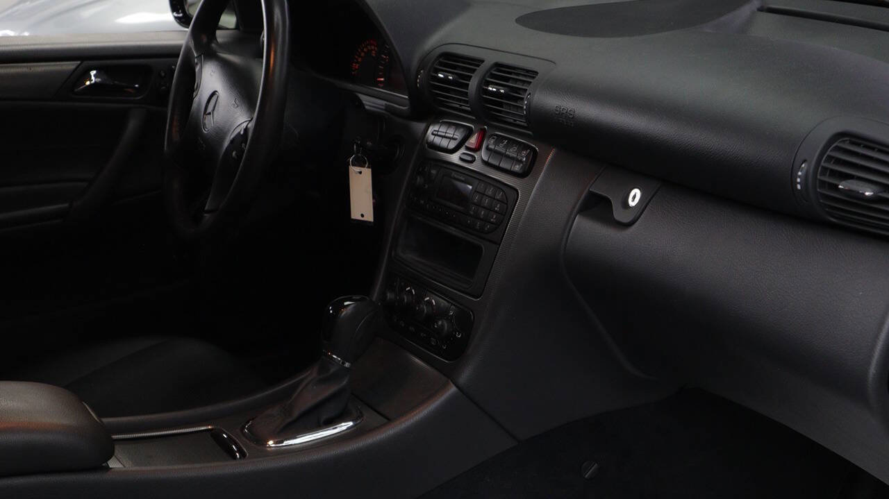 Used 2003 Mercedes-Benz C 230 Sedan image 32