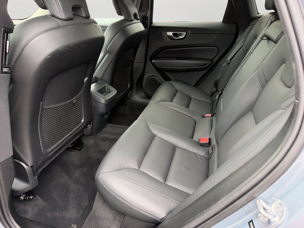 Certified 2024 Volvo XC60 B5 Plus w/ Protection Package Premier AWD/4WD image 12