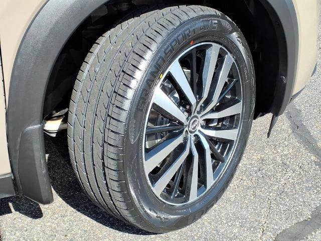 Certified 2023 Nissan Pathfinder Platinum w/ Black Appearance Package AWD/4WD image 8