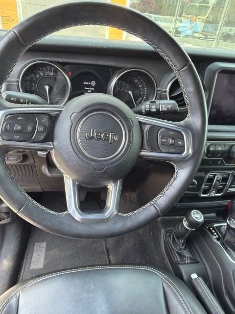 Used 2022 Jeep Wrangler Unlimited Sahara w/ Cold Weather Group AWD/4WD image 14