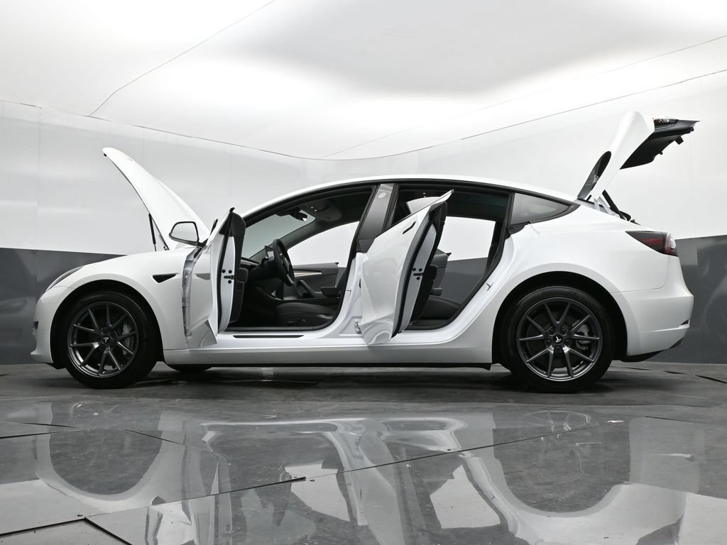 Used 2023 Tesla Model 3 Standard Range RWD image 33