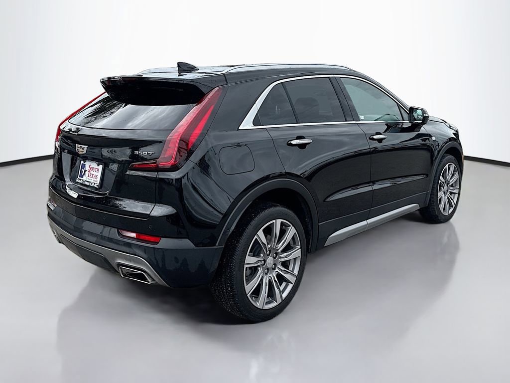 Used 2023 Cadillac XT4 Premium Luxury w/ Technology Package FWD image 7