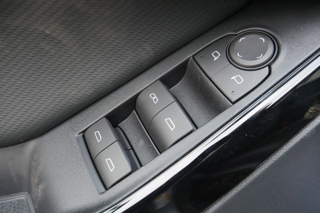 New 2026 Chevrolet Equinox LT image 30