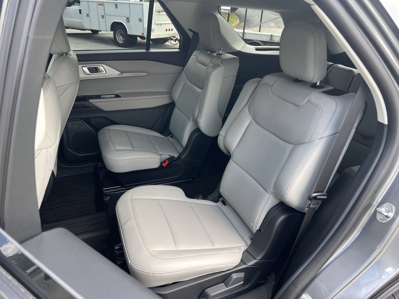 New 2026 Ford Explorer Active w/ Active Comfort Package AWD/4WD image 16