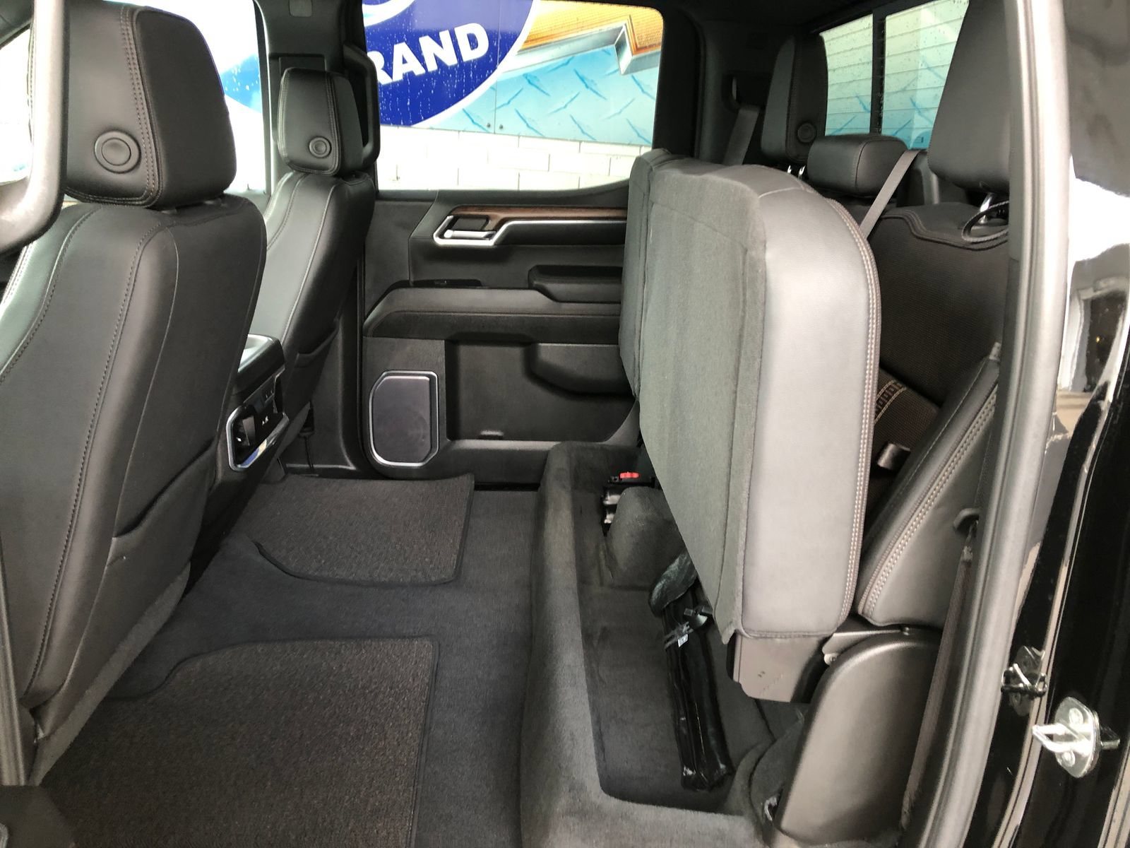 Used 2023 Chevrolet Silverado 1500 High Country w/ High Country Premium Package AWD/4WD image 12