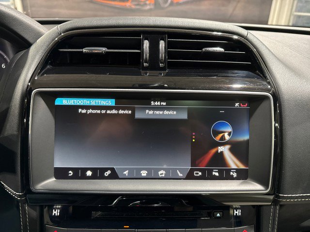 Used 2020 Jaguar F-PACE R-Sport image 79