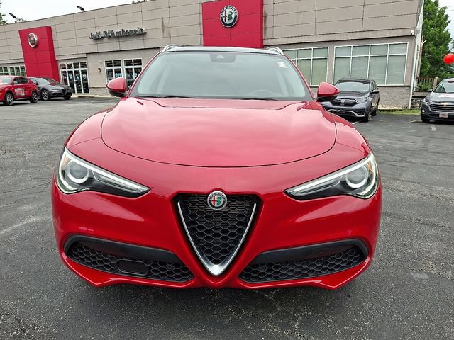 Used 2021 Alfa Romeo Stelvio Ti w/ Active Assist 2 Package TI AWD/4WD image 2